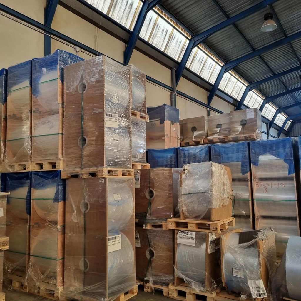 deposito de cajas y productos